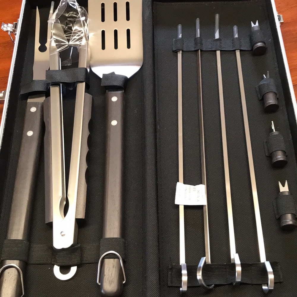 FOOD NETWORK™️ Grilling Tool Set 12 Pieces Picnic Kit - Picture 5 of 7